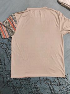 Stylish tshirt with graphics