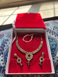 Stunning Kundan Necklace and Earrings Set
