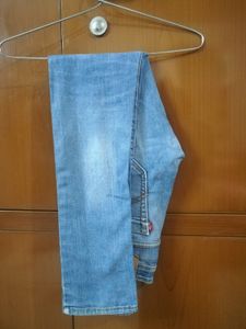One Sided Rugged Jeans