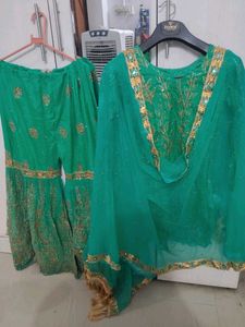 Beautiful Green Embellished Kurta Set