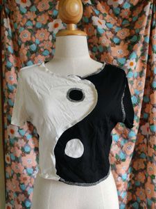 Yin Yang Cropped T-Shirt
