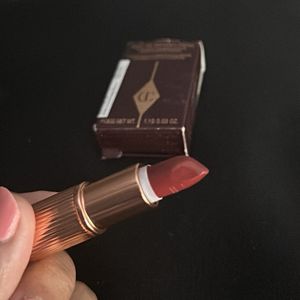 Charlotte Tilbury- Walk of No Shame (Mini)