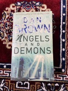 Dan Brown Author Book-/Angels And Demons