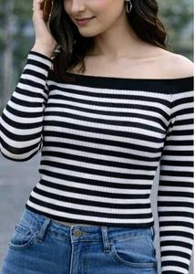 Chic Off-Shoulder Striped Top✨