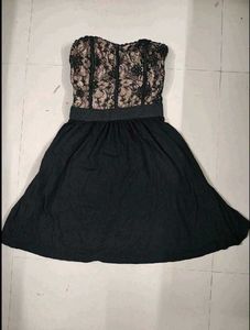 Elegant Black Lace Strapless Dress