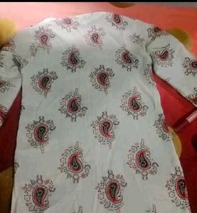Stylish White Paisley Print Kurta