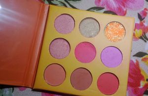 9 Colour Eyeshadow Palette (Cuffs &amp; Lashes)