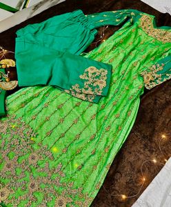 Elegant Green Embroidered Kurta Set