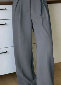 Chic Wide-Leg Grey Pants