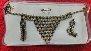 Stunning Rhinestone Necklace and Earring Set