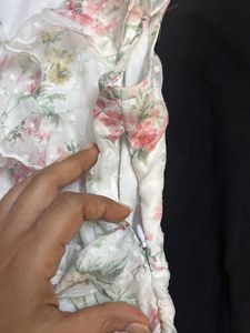 White Floral Peplum Top (8-10)year Girl