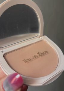 Rare Beauty Finishing Powder