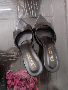 Chic Black Mules