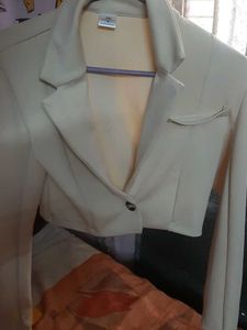 Stylish Cropped Blazer