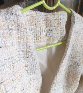 Chic Cropped Tweed Blazer