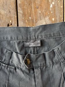 Toby Lee Pleated Gray Shorts