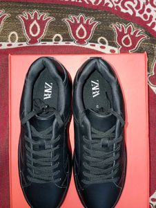 ZARA MEN'S All black sneakers