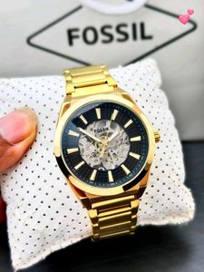 Fossil. Trending model Good quality Fully Automati