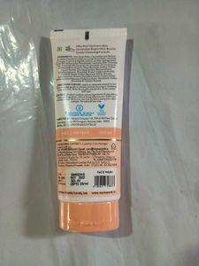 Mamaearth Chia seed face wash