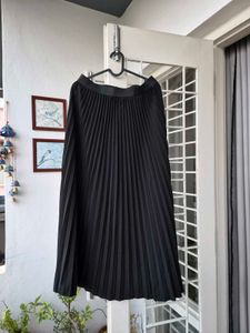 Sassafras Large Black Plain Maxi Skirt