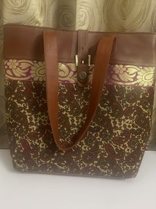 Paisley Print Tote Bag with Faux Leather T