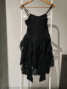 L - Elegant Black Lace Dress