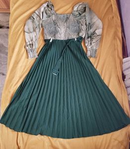 Elegant Pleated Midi Dress