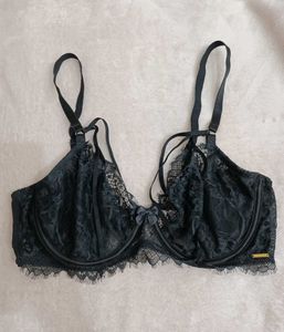 Elegant Black Lace Bra 36DD