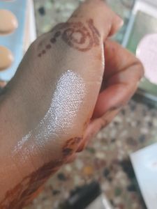 Too Faced Cheek Poper Highliter