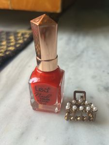 Lea Red Nail Polish &amp; Hair Clip Combo