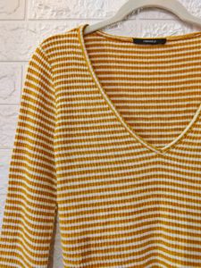 Forever 21 Mustard Yellow Top