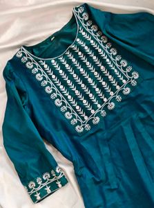 Dual-Tone Sea Green Kurti – Elegant Festive Wear!