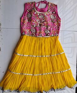 Pink Girls Indian Dress Size 26 (7-9years)