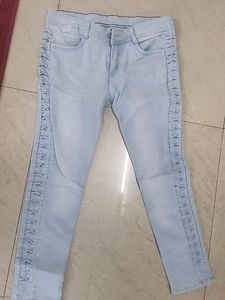 Jeans With Degin