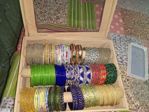 bangle set or kade setin 2'6 size