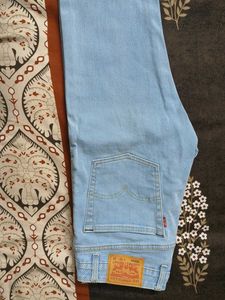 Light Wash Levi's Jeans