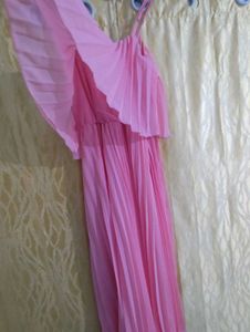 Chic Pink Pleated Dress