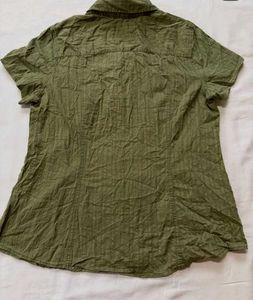 Green Textured Short Sleeve Button-Up Shirt
