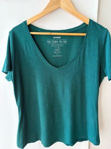 Cotton On V-Neck T-Shirt