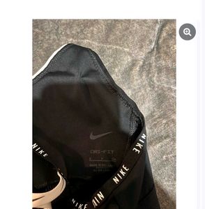Black&amp; white nike bra with track pants