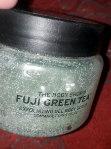 THE BODY SHOP FUJI GREEN TEA SCRUB