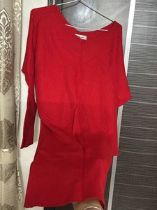 LONG RED SWEATER