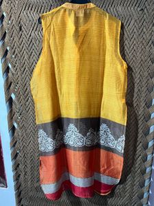 Elegant Yellow Sleeveless Kurta