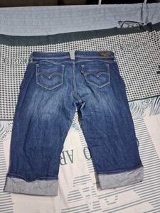 Women's Blue Denim Capris