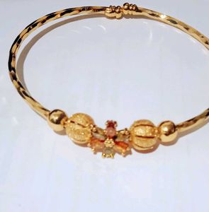 stone floral golden adjustable bracelet