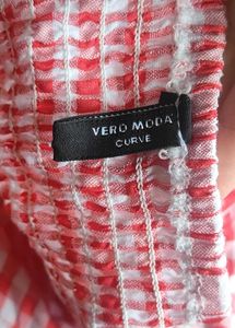 checkerd top