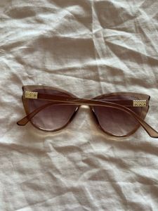 Stylish Cat-Eye Sunglasses