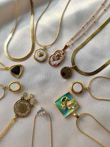 get any 2 pendants✨