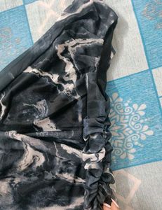 Chic One-Shoulder Marble Top