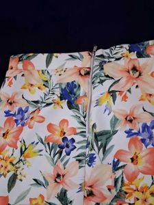Chic Floral Print Mini Skirt